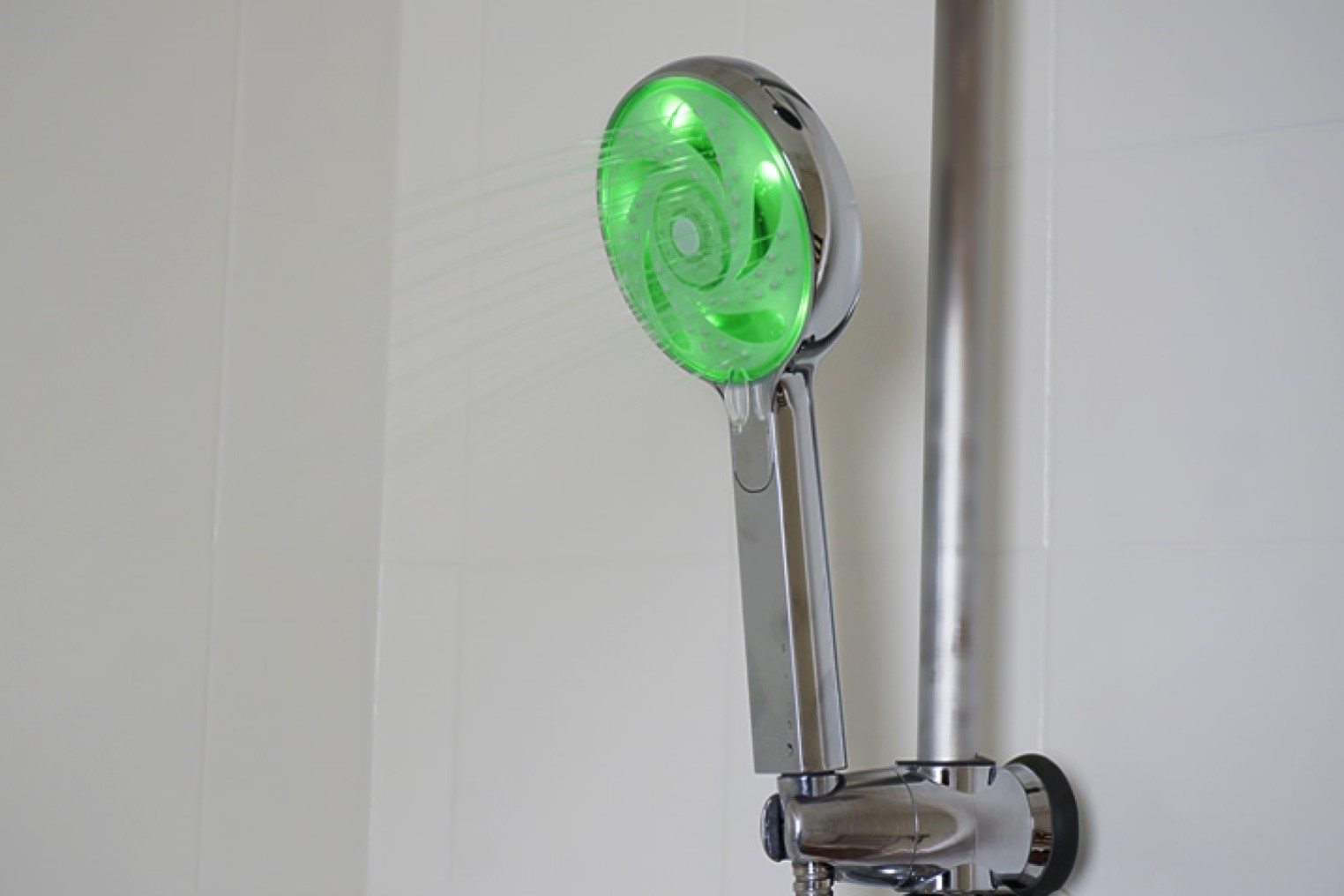 Smart Showerhead Promoting Behaviour Change